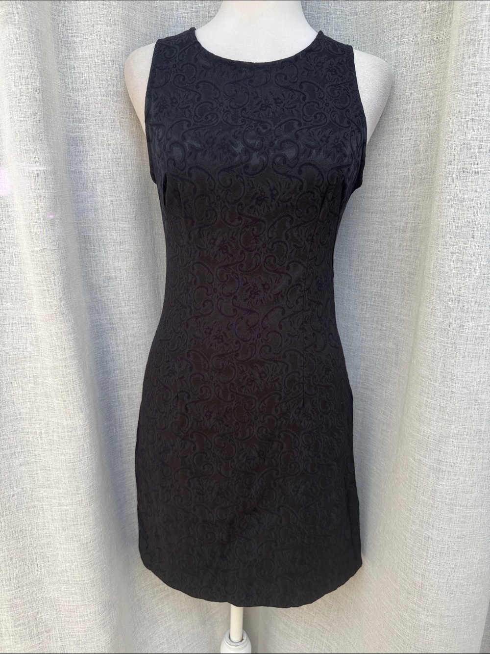 Y2K Park Avenue black sleeveless, round-neck mini stretch brocade dress